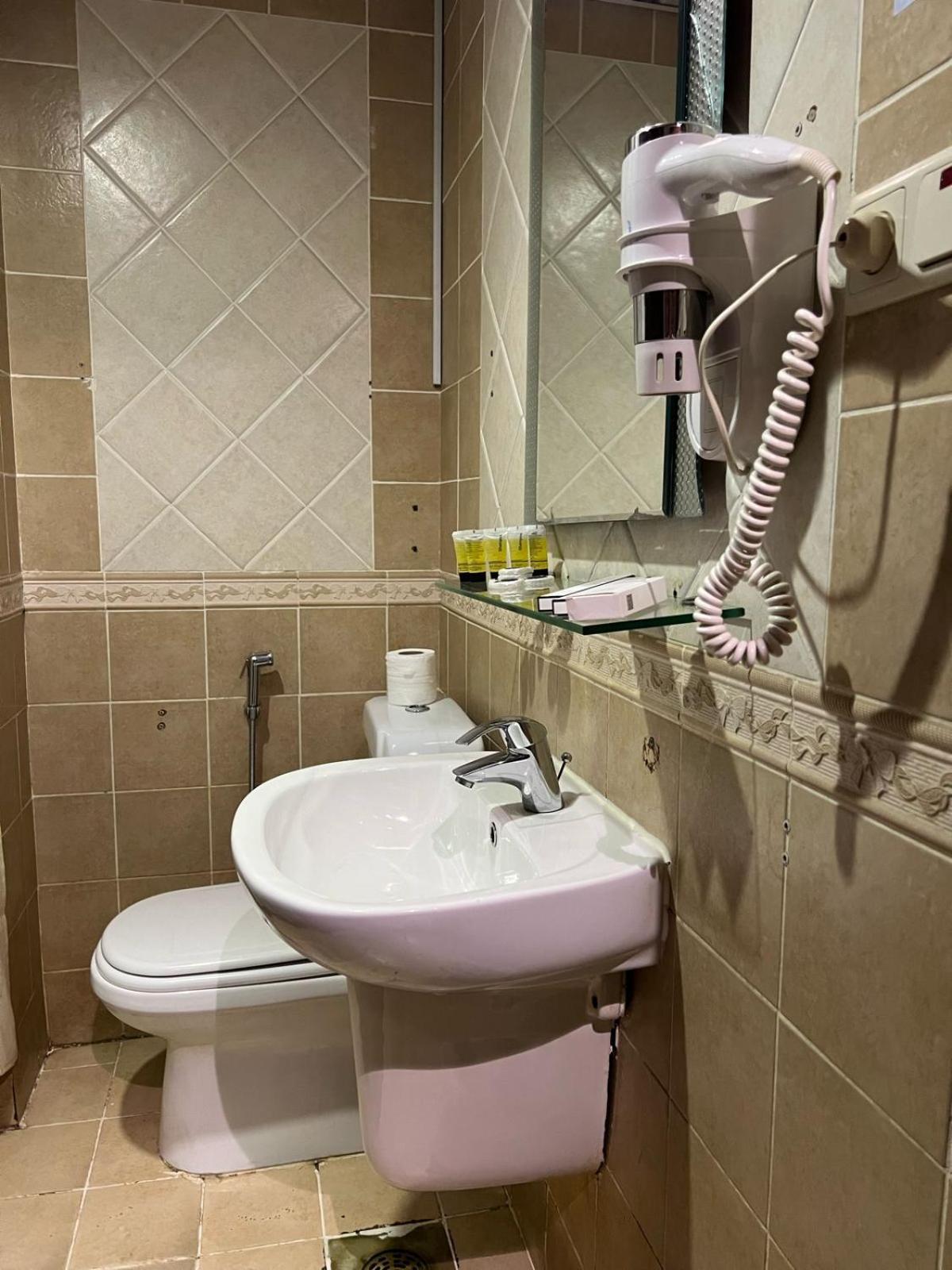 Sky View Hotel, Madinah Medyna Zewnętrze zdjęcie